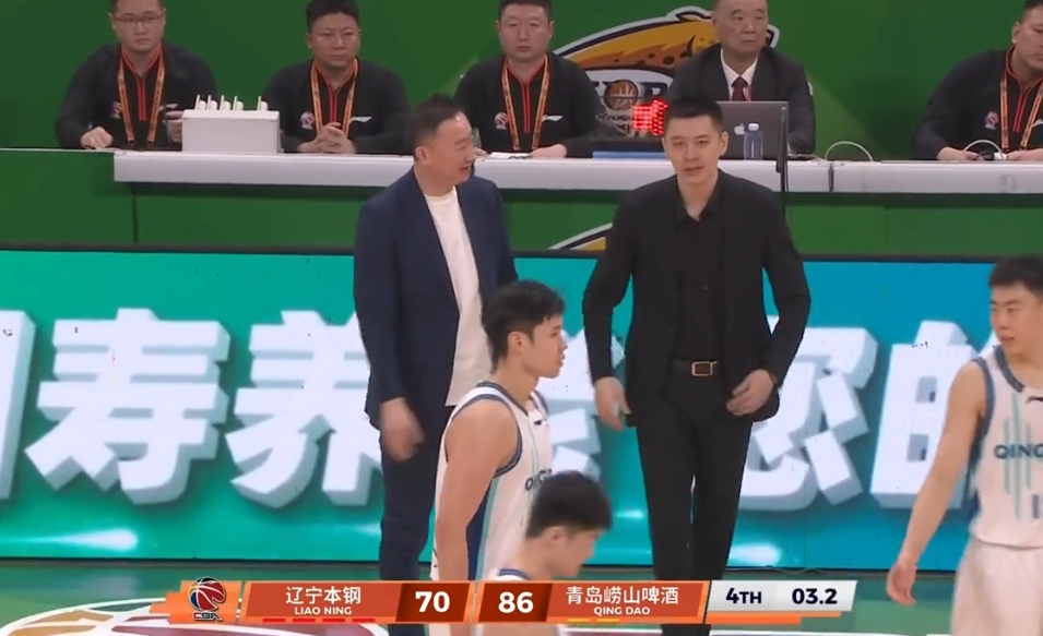 开云官网-轰33分还是惨败！硬汉也止不住落泪，粤迷评论区落井下石，太讽刺