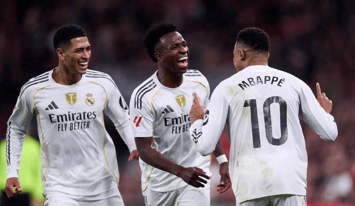 开云-欧冠赛场维尼修斯姆巴佩遭嘘声，皇马高层称无法理解|拜仁|基利安·姆巴佩|伯纳乌|欧冠比赛|维尼修斯-西尔维斯特雷_新浪体育_新浪新闻